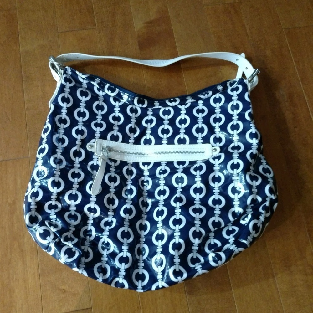 Shiraleah Handbag Blue & White with Links Design